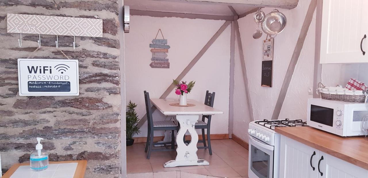 Le Vieux Moulin Gites - A Charming Stone Cottage With Garden View And Seasonal Pool Guégon Exteriör bild