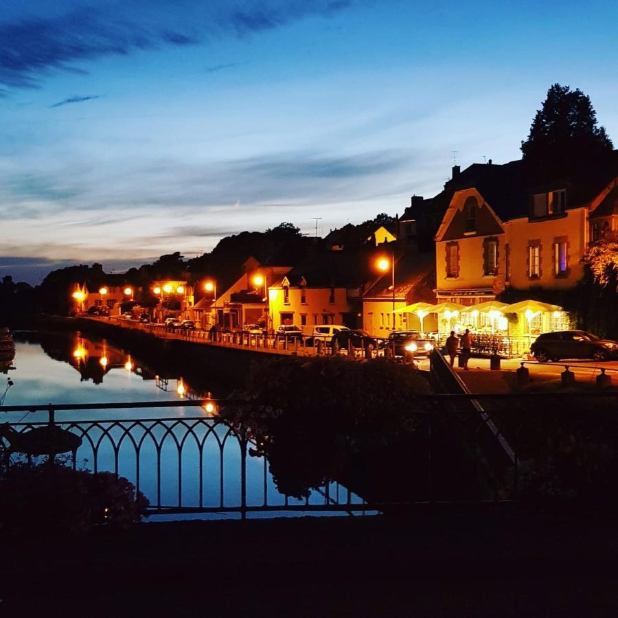 Le Vieux Moulin Gites - A Charming Stone Cottage With Garden View And Seasonal Pool Guégon Exteriör bild