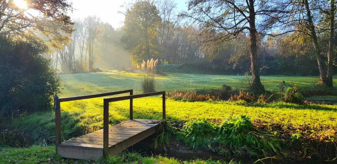 Le Vieux Moulin Gites - A Charming Stone Cottage With Garden View And Seasonal Pool Guégon Exteriör bild